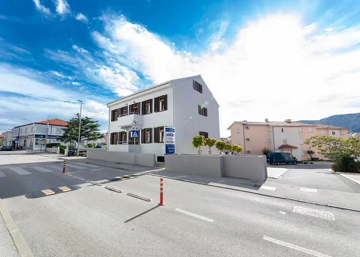 Apartments Crnekovic III