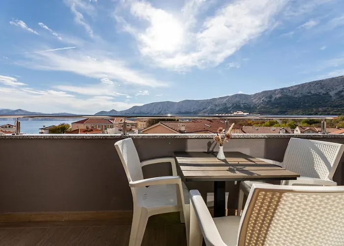 Apartments Crnekovic III