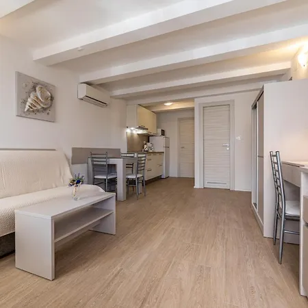 Apartments Crnekovic III Baska  Exterior photo