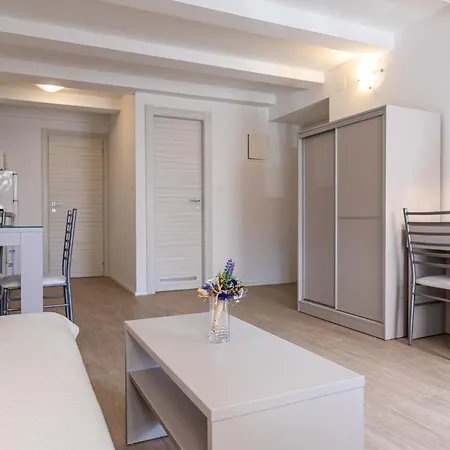 Apartments Crnekovic III Baska  Exterior photo